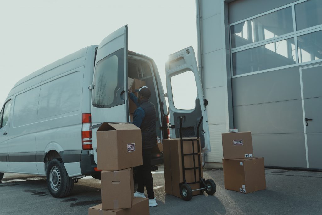 Manage deliveries across your fleet with EasyRoutes Growth